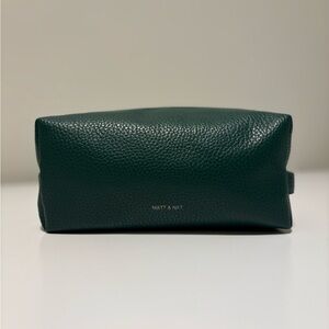 NWOT Matt & Nat Blair Vegan Toiletry Case - Forest Green